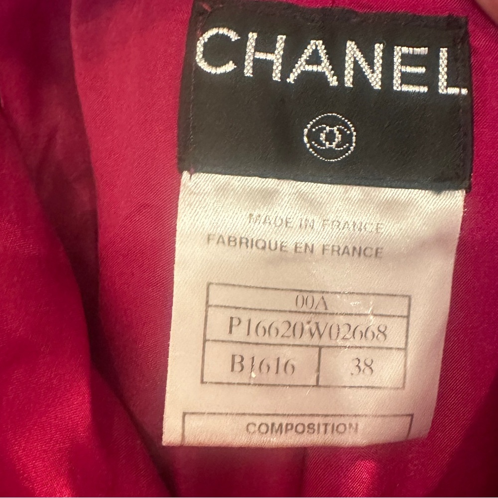 Chanel Raspberry Boucle Sleeveless 2 piece pant set - Picture 10 of 10